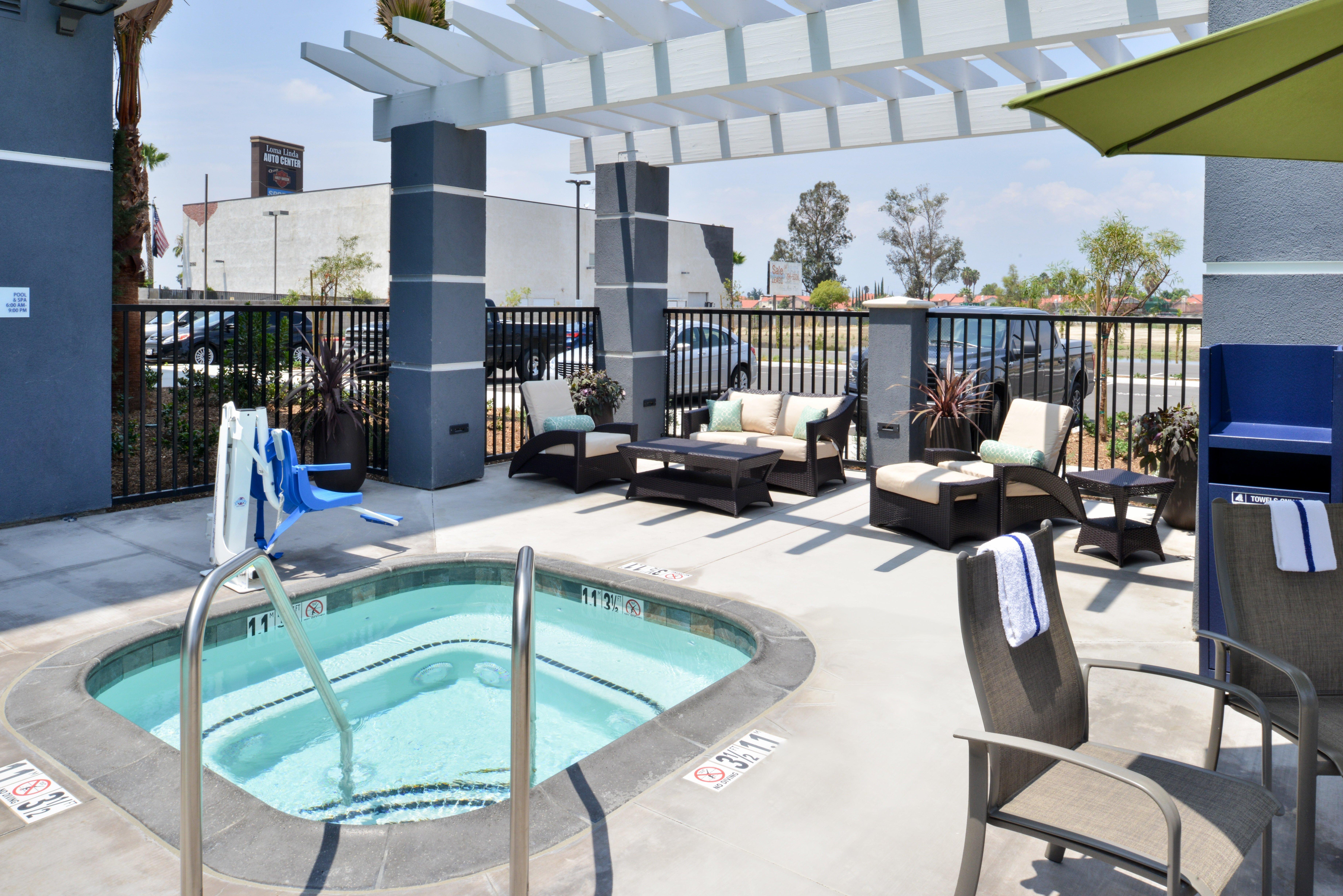 Holiday Inn Express Hotels & Suites Loma Linda By Ihg Dış mekan fotoğraf